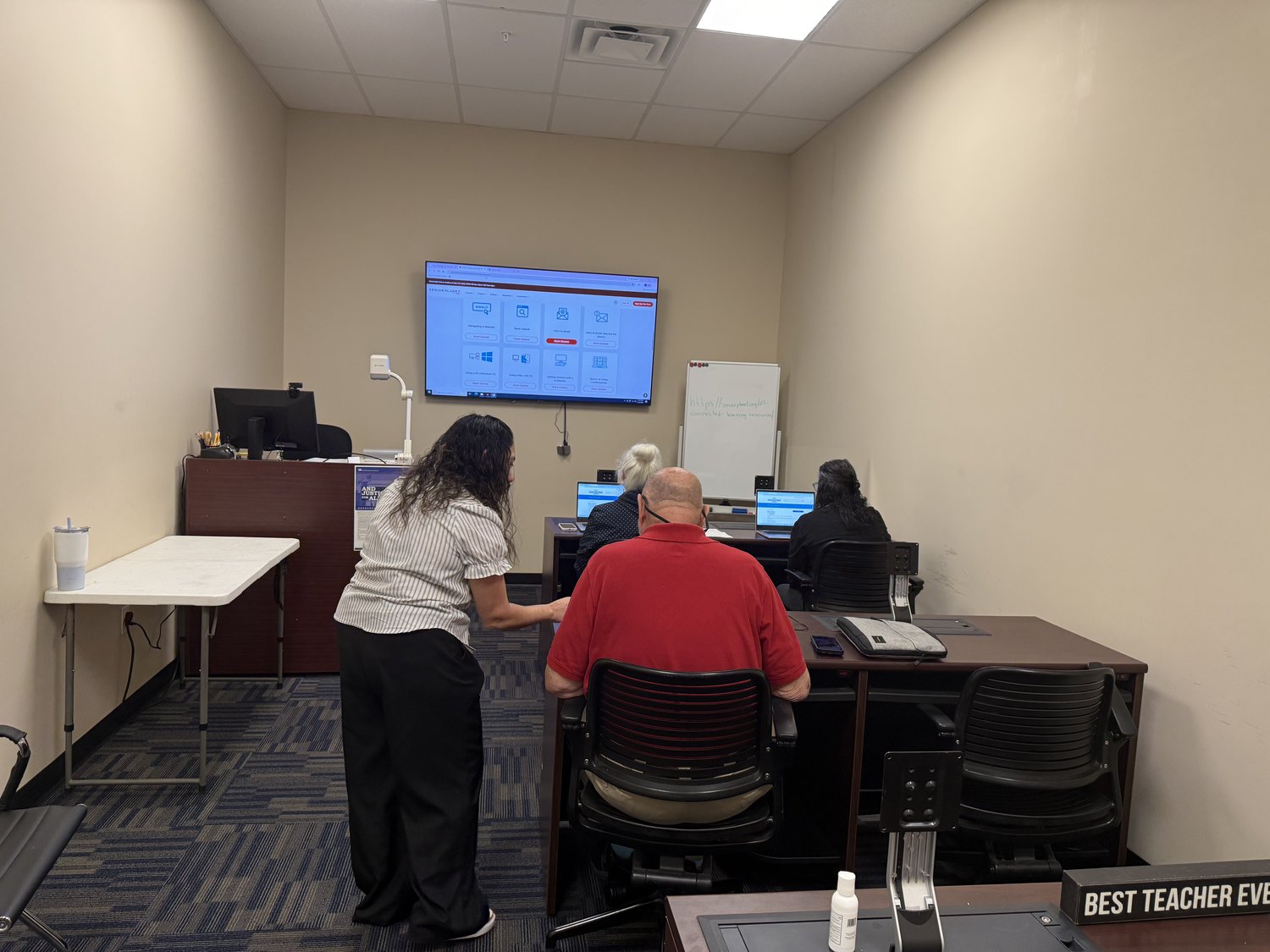 Digital skills class at Goodwill's Bonita Springs Community Resource Center